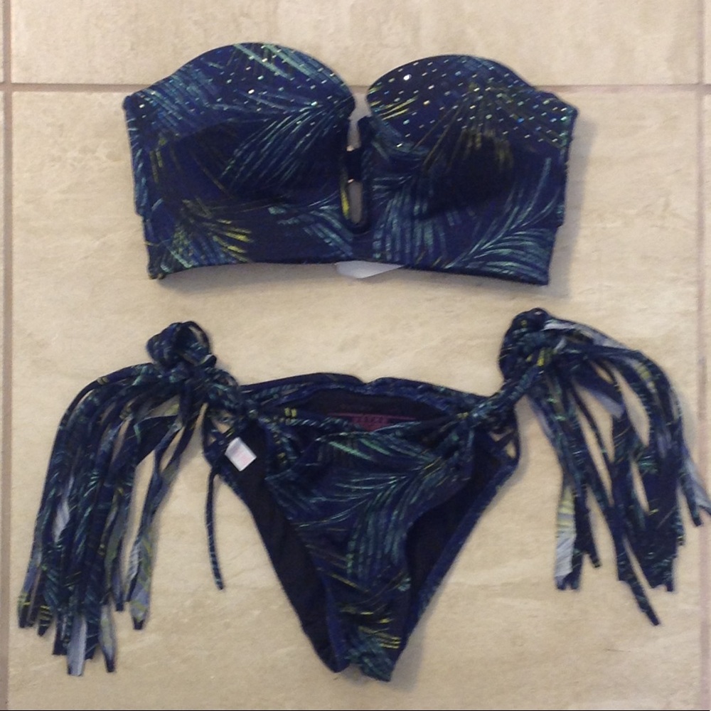 COPY - Victoria's Secret bikini top ONLY